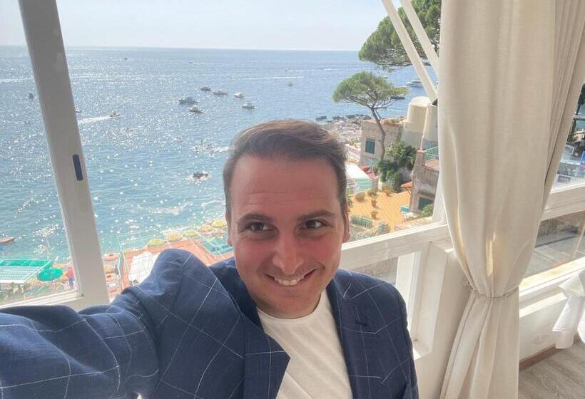 تختخواب و صبحانه Villacore Capri