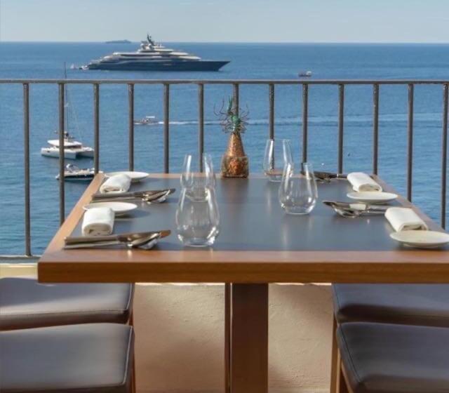 تختخواب و صبحانه Villacore Capri