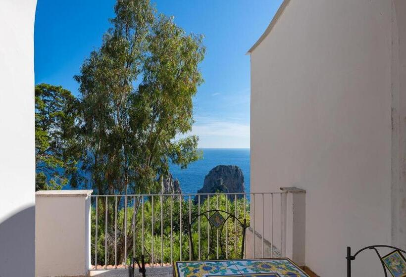 تختخواب و صبحانه Villacore Capri