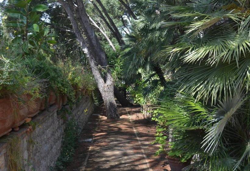 تختخواب و صبحانه Villacore Capri