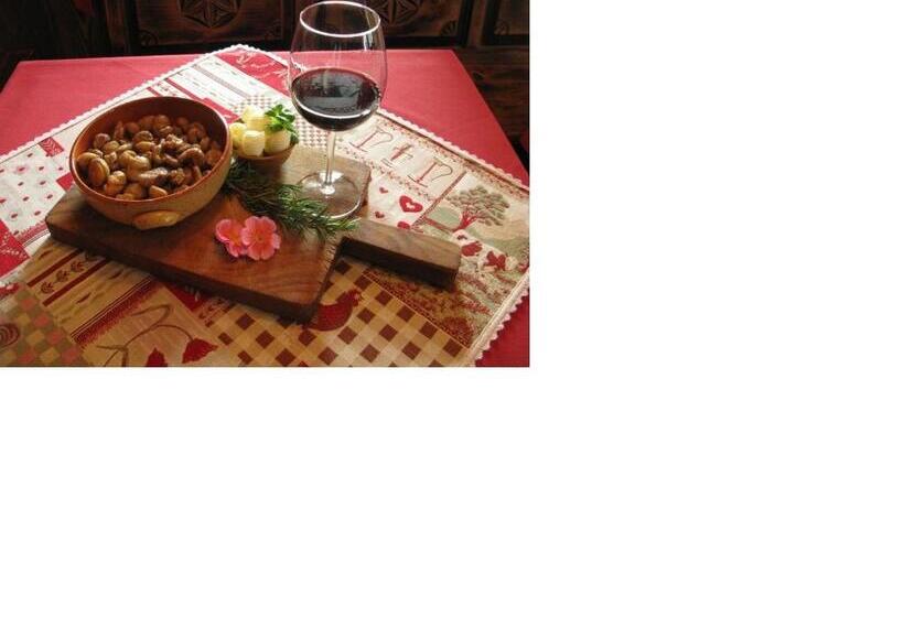 Отель Baita La Jolie Bergere