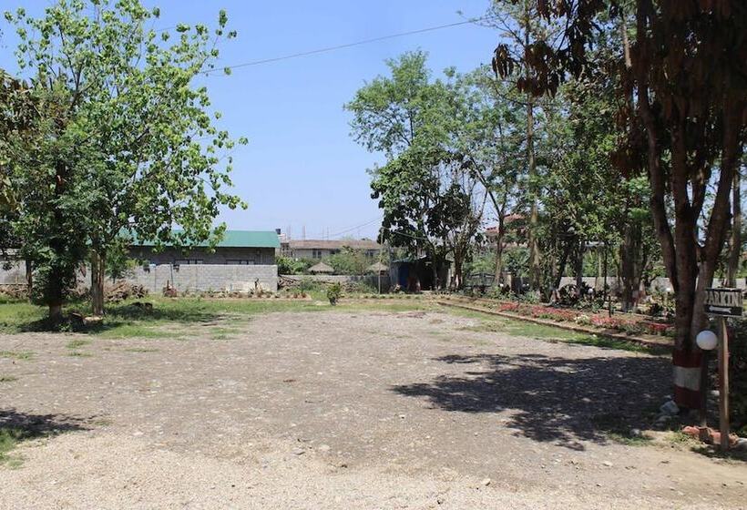 هتل Gorkha Hamlet Resort