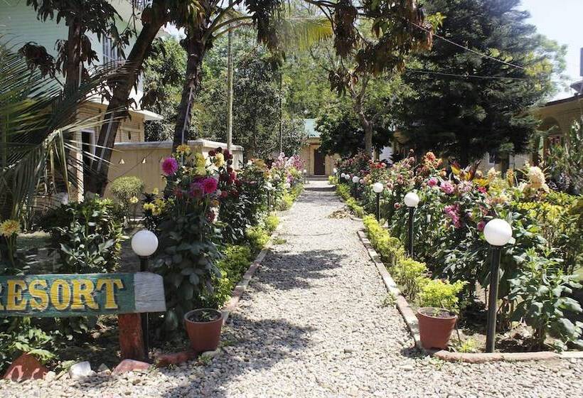 هتل Gorkha Hamlet Resort