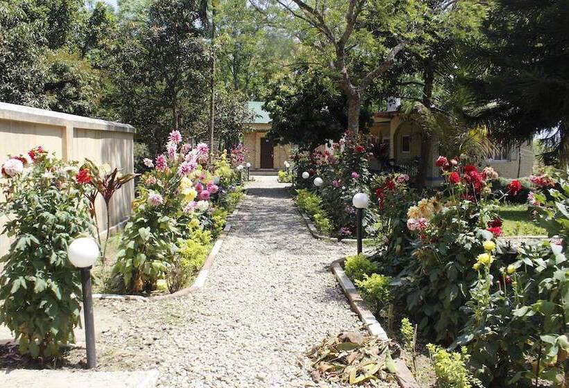 هتل Gorkha Hamlet Resort