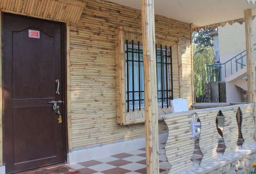 هتل Gorkha Hamlet Resort