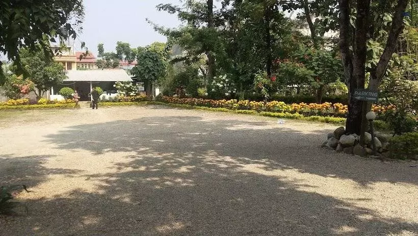 هتل Gorkha Hamlet Resort