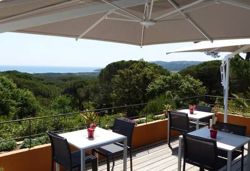 Hotelli Hôtel Les Bouis   Vue Mer