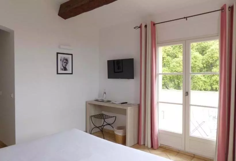 Hotelli Hôtel Les Bouis   Vue Mer