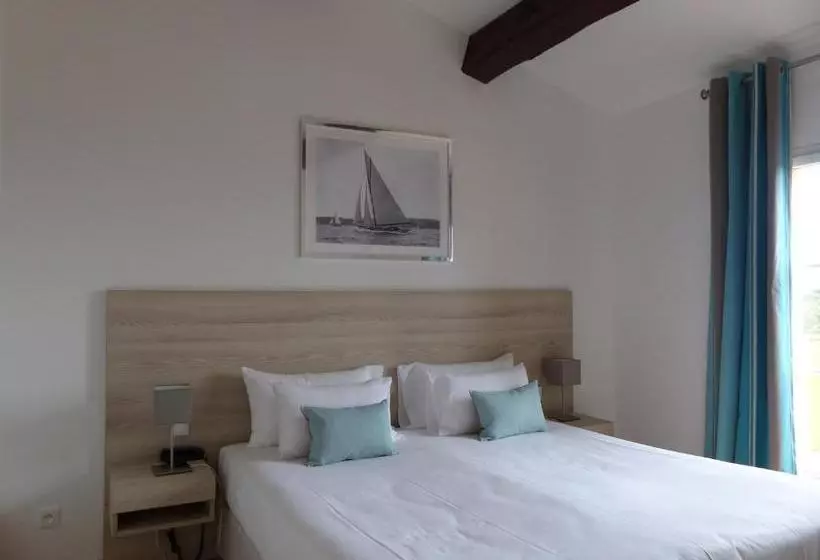 Hotelli Hôtel Les Bouis   Vue Mer
