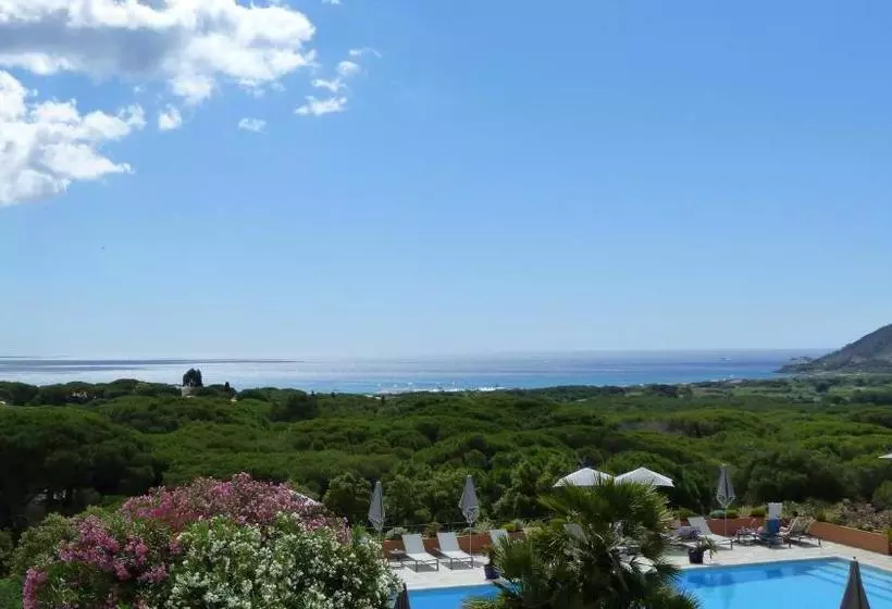Hotelli Hôtel Les Bouis   Vue Mer