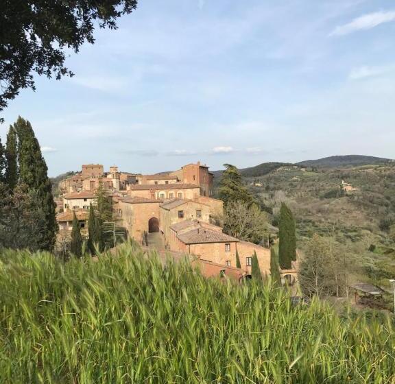 אתר נופש Borgo La Grancia