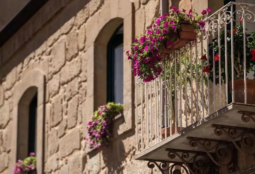 تختخواب و صبحانه Bianko Ecochic & L Angolo Di Levante