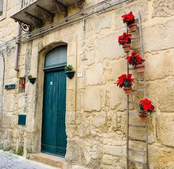 تختخواب و صبحانه Bianko Ecochic & L Angolo Di Levante