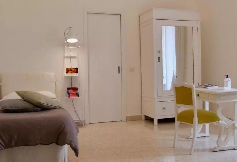 تختخواب و صبحانه Bianko Ecochic & L Angolo Di Levante