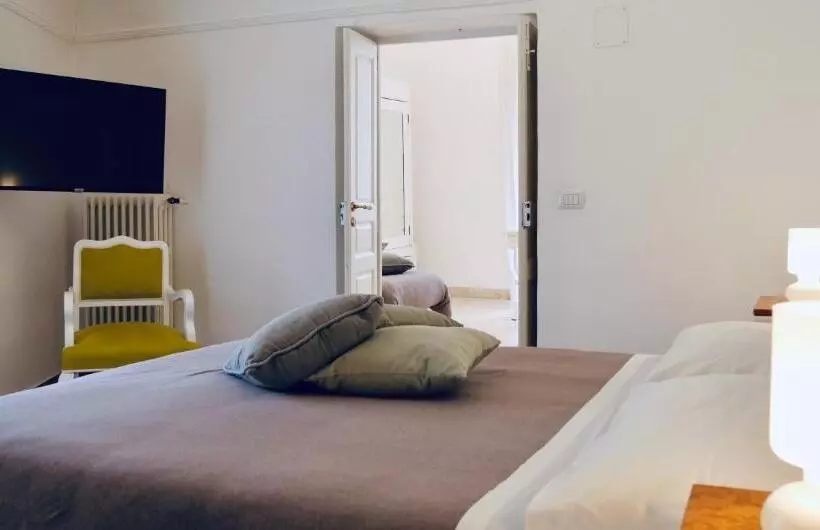 تختخواب و صبحانه Bianko Ecochic & L Angolo Di Levante