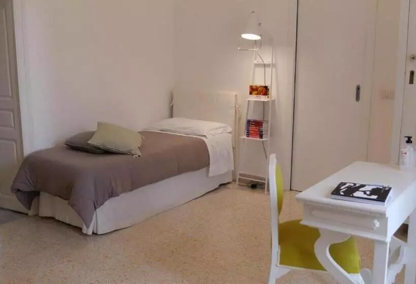 تختخواب و صبحانه Bianko Ecochic & L Angolo Di Levante