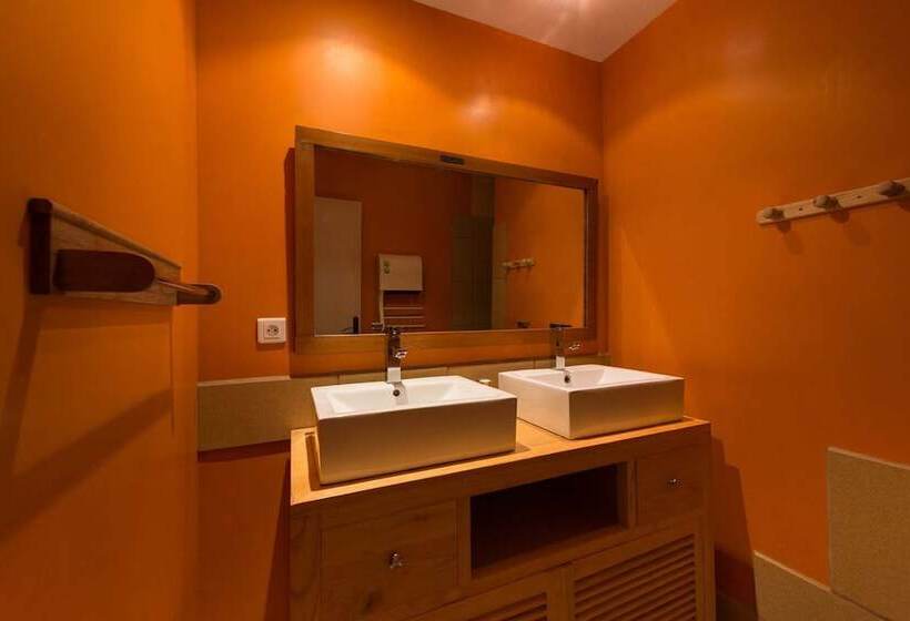 צימר Hébergements Insolites Domaine Arvor Spa