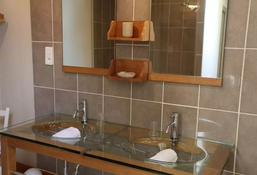 Aamiaismajoitus (B&B) Hébergements Insolites Domaine Arvor Spa