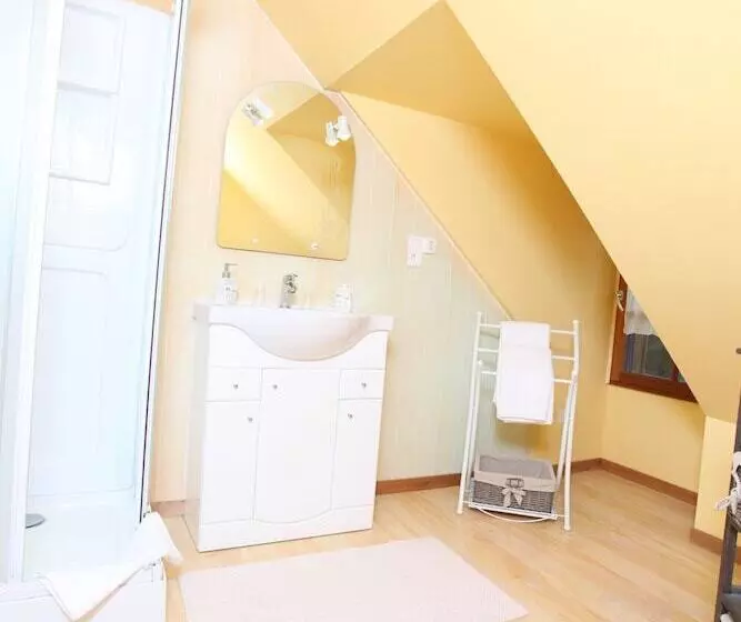 Aamiaismajoitus (B&B) Hébergements Insolites Domaine Arvor Spa