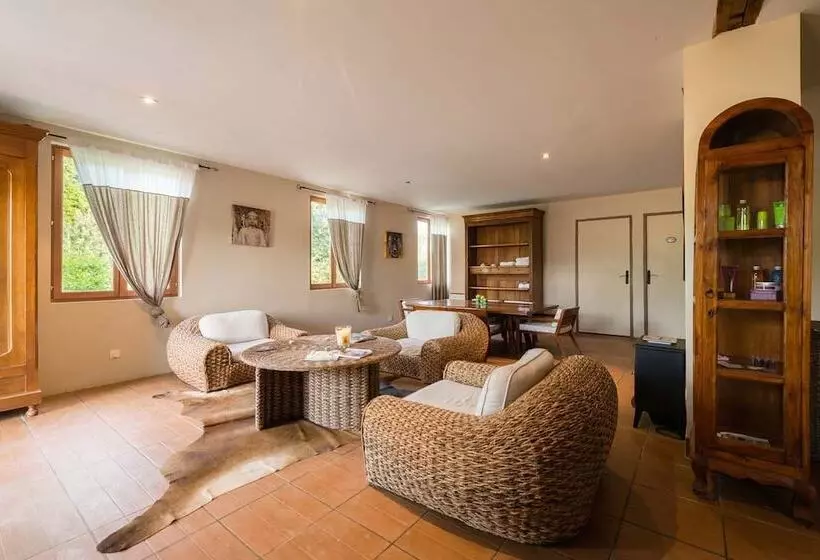 Aamiaismajoitus (B&B) Hébergements Insolites Domaine Arvor Spa