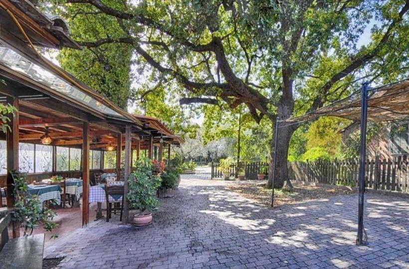 住宿加早餐  La Vecchia Quercia