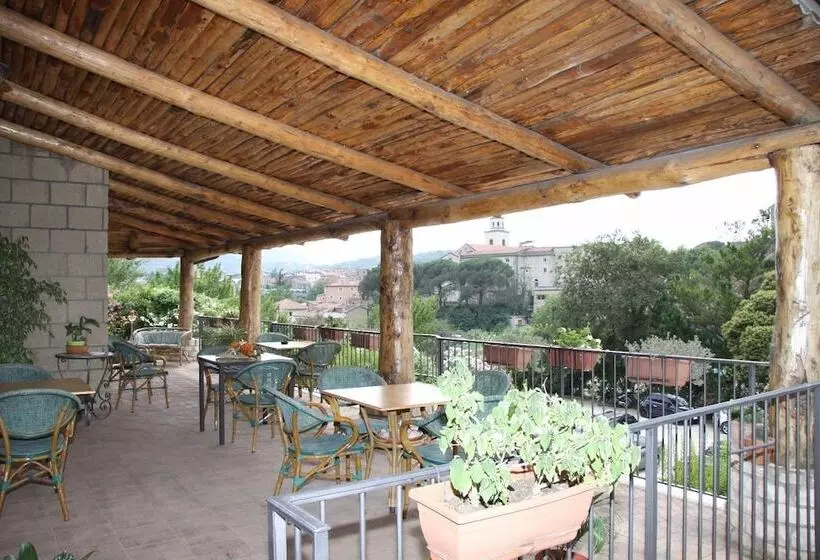 ベッドアンドブレックファースト Le Rocce