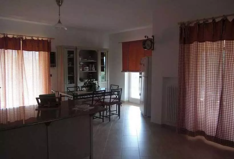 ベッドアンドブレックファースト Le Rocce