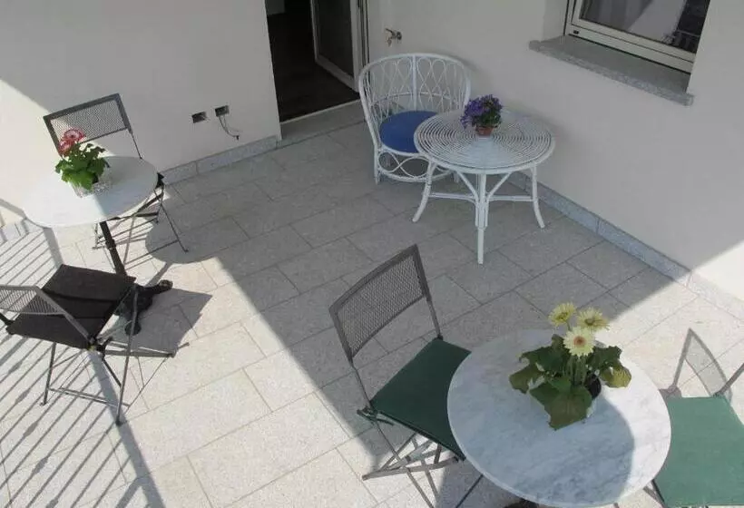 ベッドアンドブレックファースト Villa Emilia