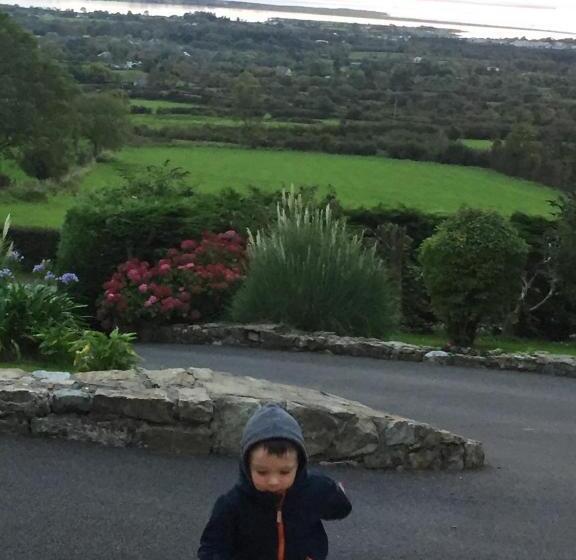 Benbulben Farmhouse B&b