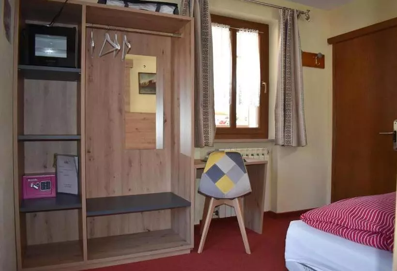 ホテル Albergo Pensione Sport