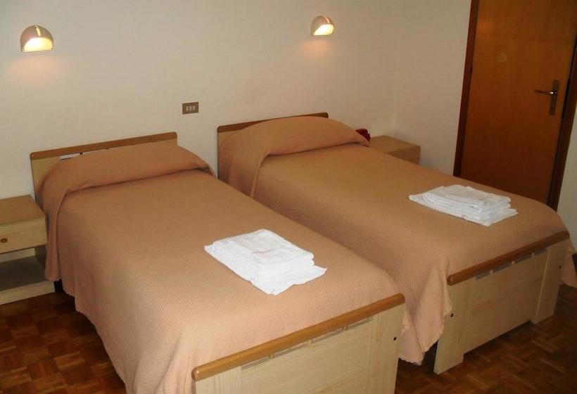 Отель Lieta Oasi