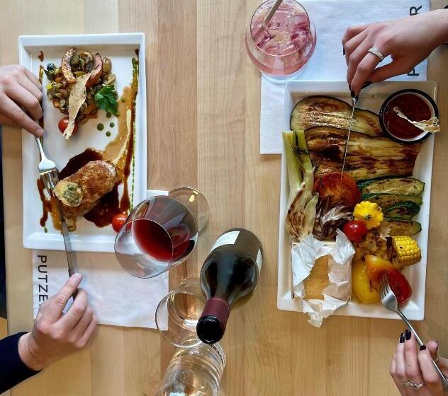 Отель Restaurant Putzer