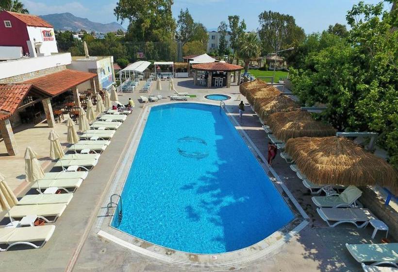 ホテル Tiana Beach Resort