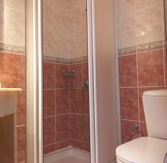 Hotelli Tiana Beach Resort