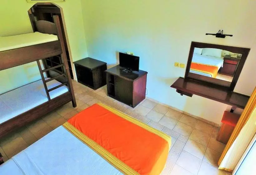 Hotelli Tiana Beach Resort