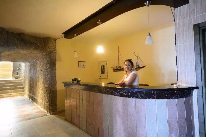 Hotelli Tiana Beach Resort