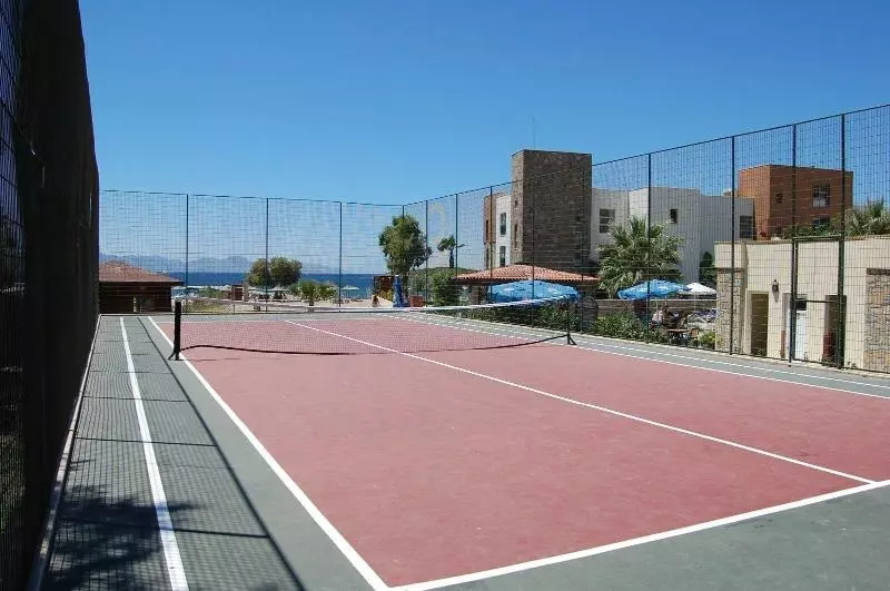 Hotelli Tiana Beach Resort
