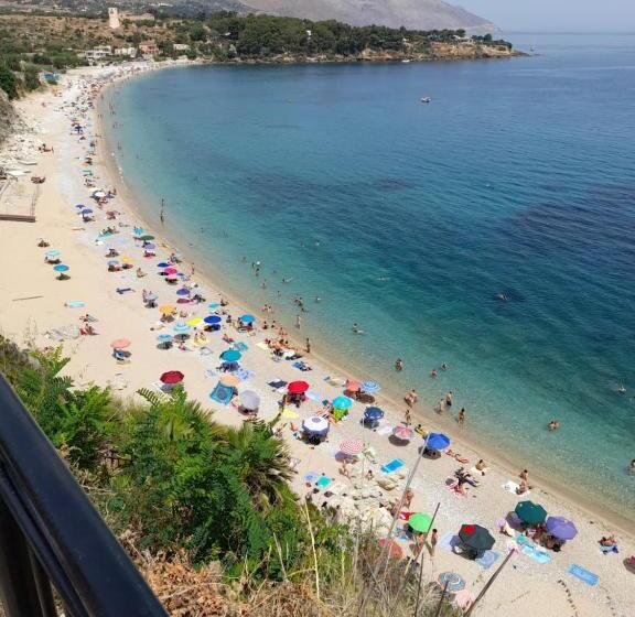 تختخواب و صبحانه Aziyz Camere