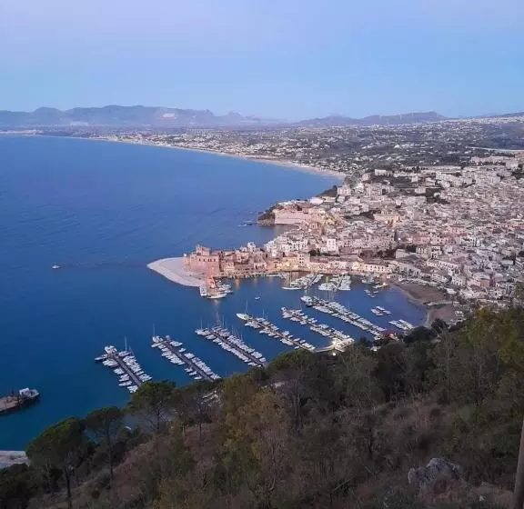 Aamiaismajoitus (B&B) Aziyz Camere