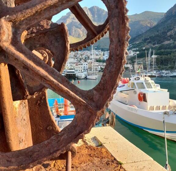 تختخواب و صبحانه Aziyz Camere