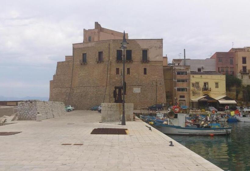 تختخواب و صبحانه Aziyz Camere