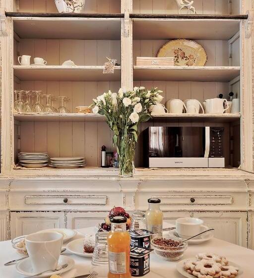 تختخواب و صبحانه Chiaro Di Luna Viale Italia