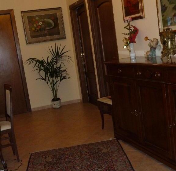 تختخواب و صبحانه Chiaro Di Luna Viale Italia