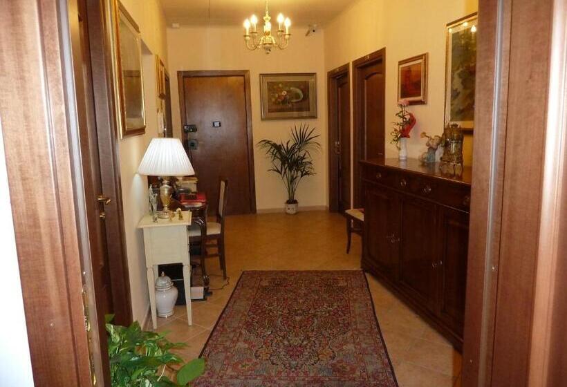 تختخواب و صبحانه Chiaro Di Luna Viale Italia