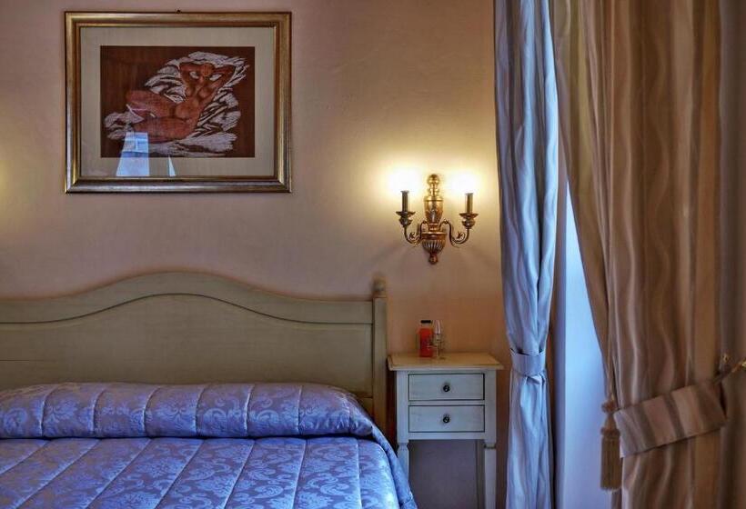 تختخواب و صبحانه Chiaro Di Luna Viale Italia