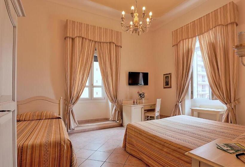 تختخواب و صبحانه Chiaro Di Luna Viale Italia