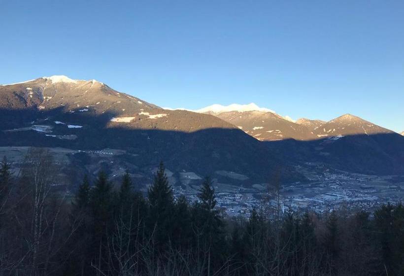 مبيت وإفطار Haus Lasaun