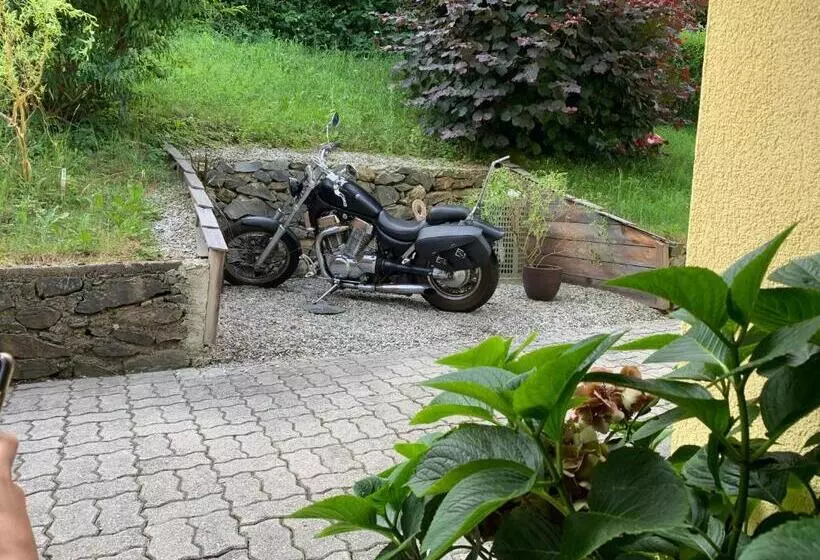 Aamiaismajoitus (B&B) Haus Lasaun