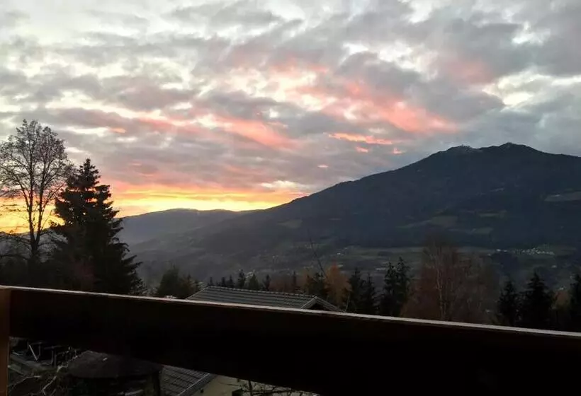 Aamiaismajoitus (B&B) Haus Lasaun