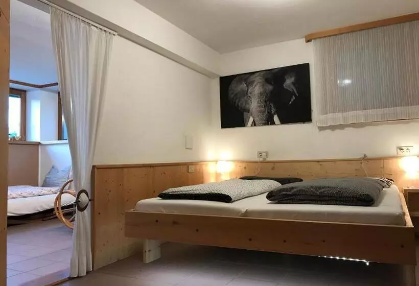 Aamiaismajoitus (B&B) Haus Lasaun